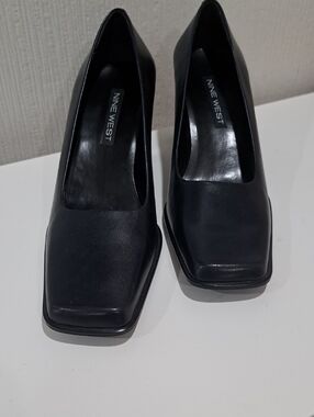 Nine West Navy Blue Square-Toe Mid Heel Pumps